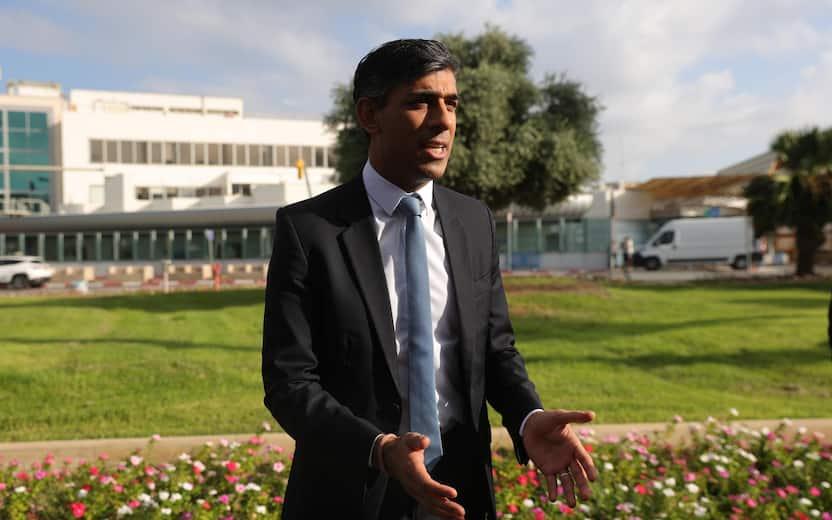 epa10926746 British Prime Minister Rishi Sunak briefs the press upon arrival at Ben Gurion airport in Tel Aviv, Israel, 18 October 2023. Sunak is in Israel to meet his counterpart Benjamin Netanyahu and Israeli President Isaac Herzog. More than 3,400 Palestinians and 1,400 Israelis have been killed according to the Israel Defense Forces (IDF) and the Palestinian Health authority since Hamas militants launched an attack against Israel from the Gaza Strip on 07 October. Israel has warned all citizens of the Gaza Strip to move to the south ahead of an expected invasion. EPA/ABIR SULTAN