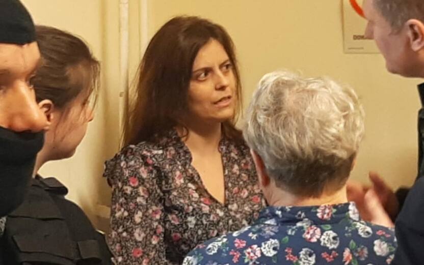 Ilaria Salis, la 39enne docente milanese da 13 mesi in carcere durante il processo nell'aula di tribunale a Budapest , Ungheria, 28 marzo 2024. ANSA/Enrico Martinelli